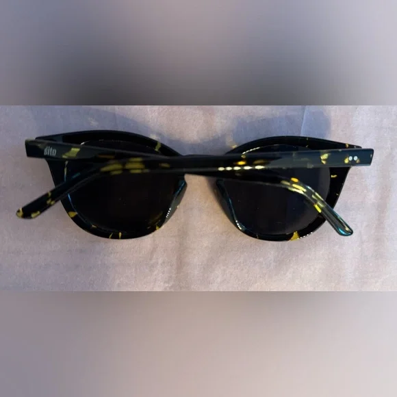 Reality Sustainable Eyewear Black and Gold Framed Sunglasses - Picture 3 of 5